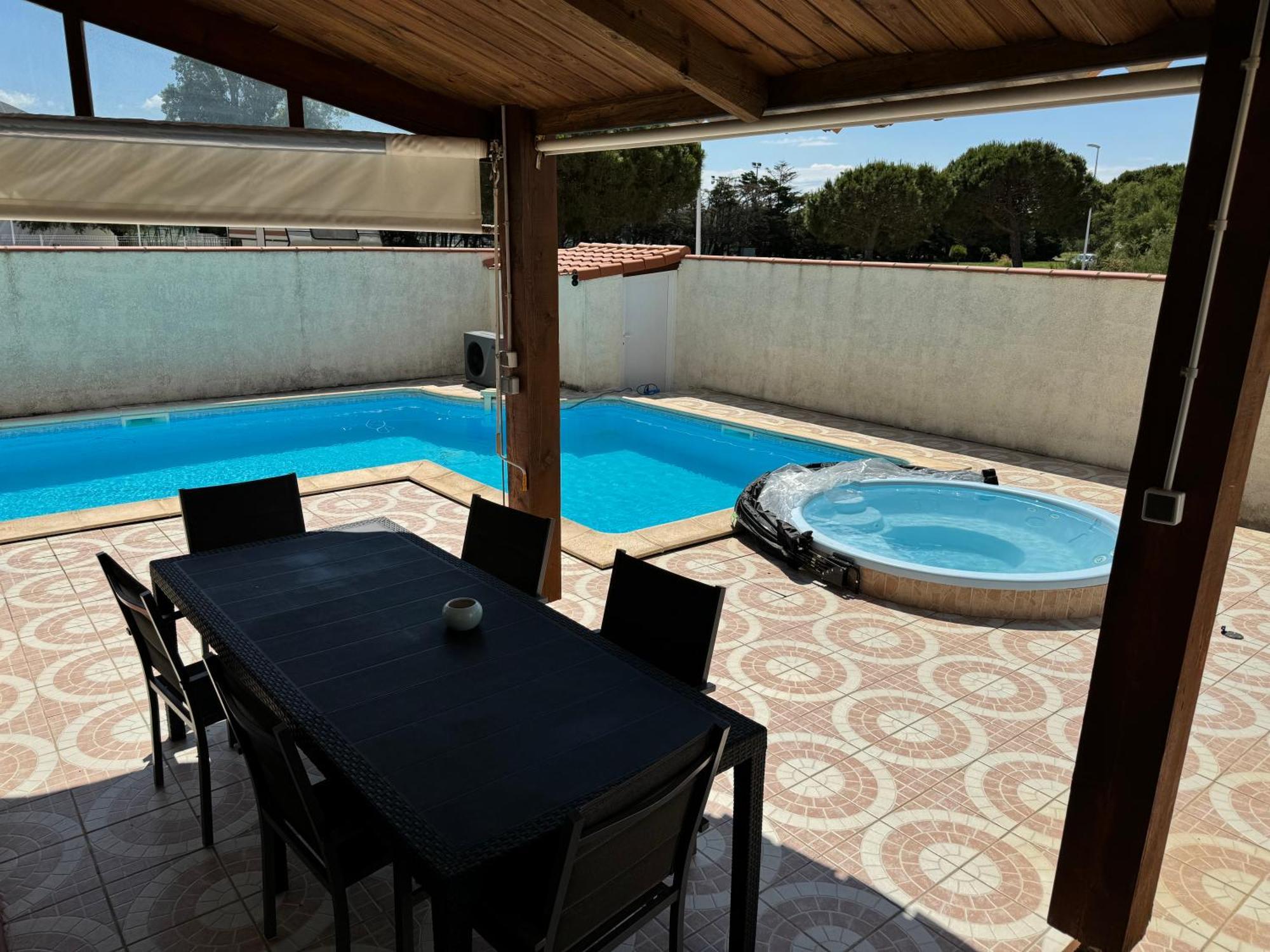 Villa La Lagune Piscine Et Spa Prives 8 Couchages Parking Prive Et Borne De Recharge Electrique Le Barcares Bilik gambar